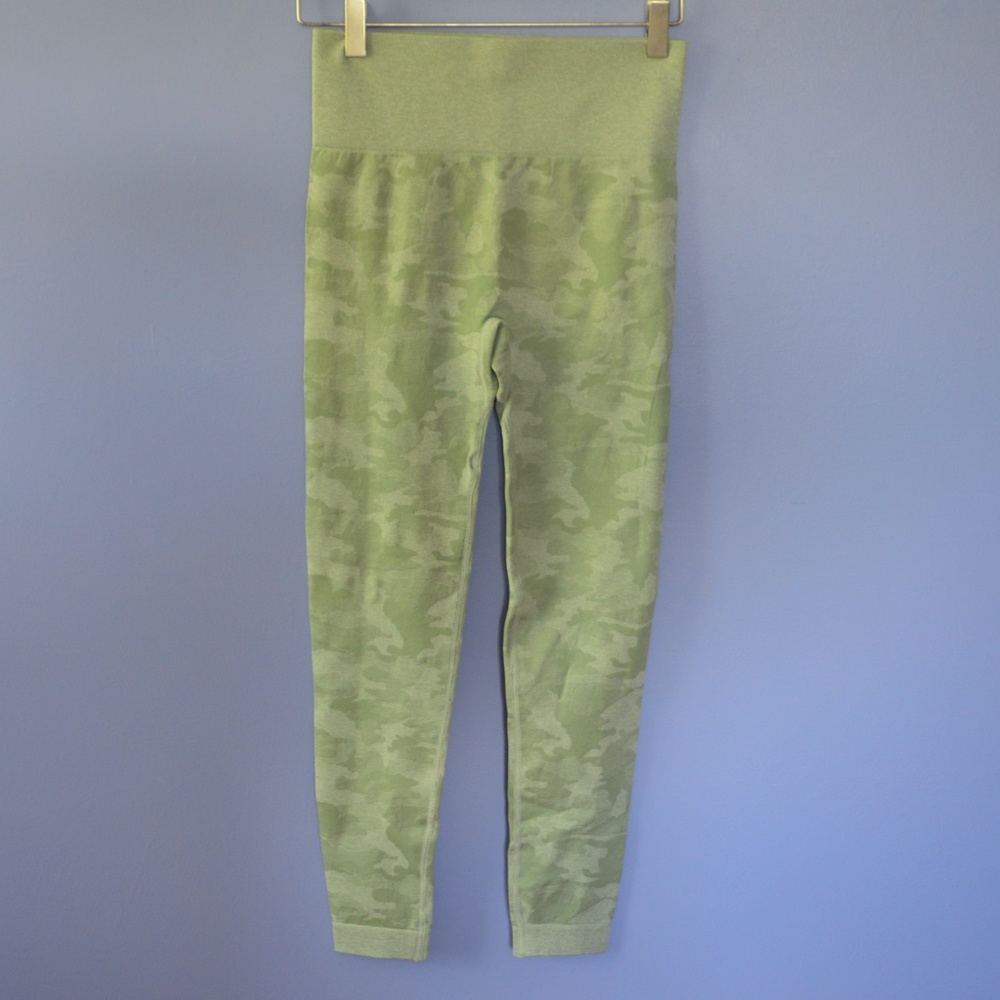 NWT Camo Print Leggings